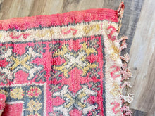 Load image into Gallery viewer, moroccan handmade rugs
