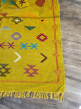 Load image into Gallery viewer, Kilim Rug - Gold/Green - 245cm x 140cm
